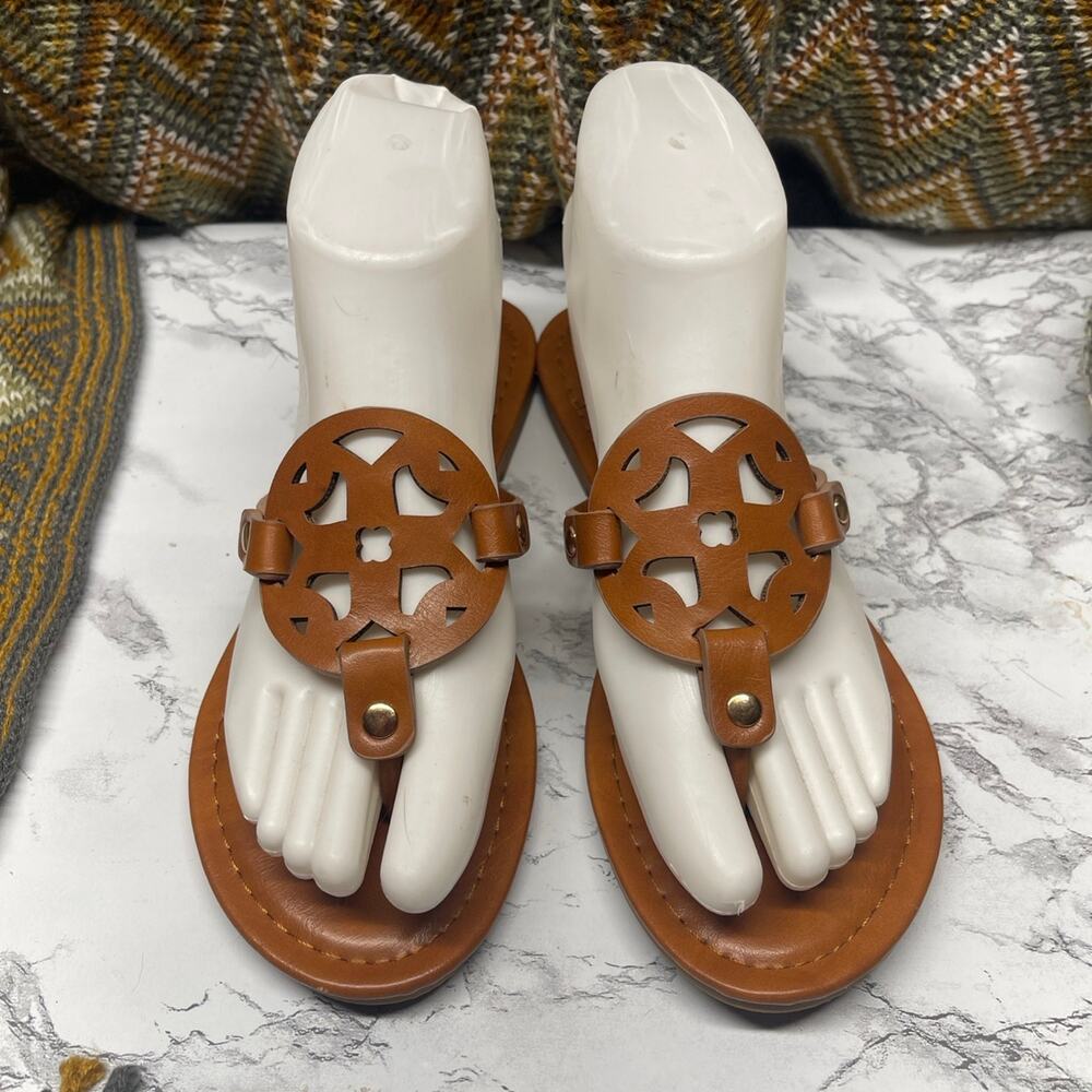 Pierre Dumas Tan Sandals Flats size 6 mint